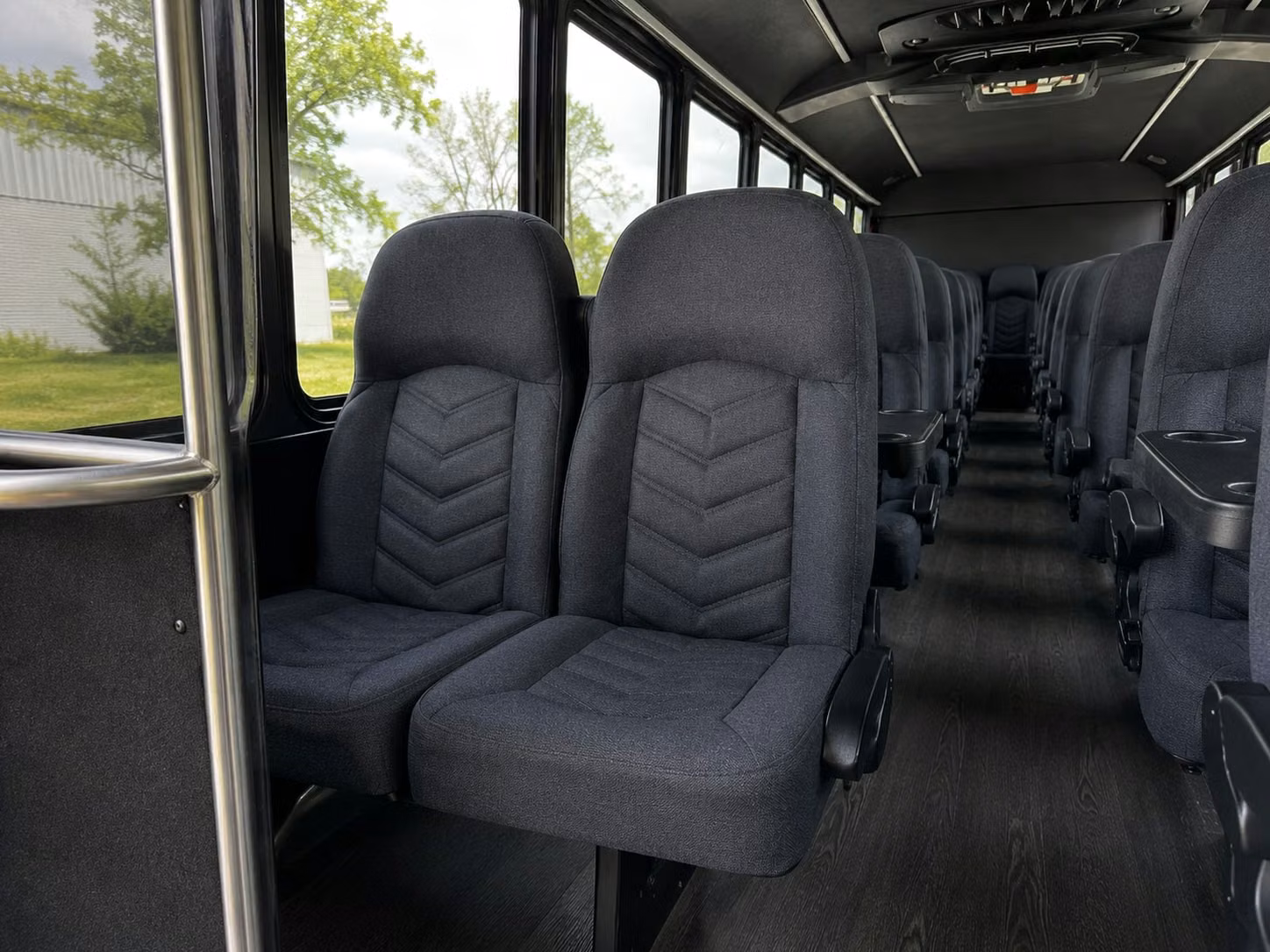tamarac 15 passenger minibus rental