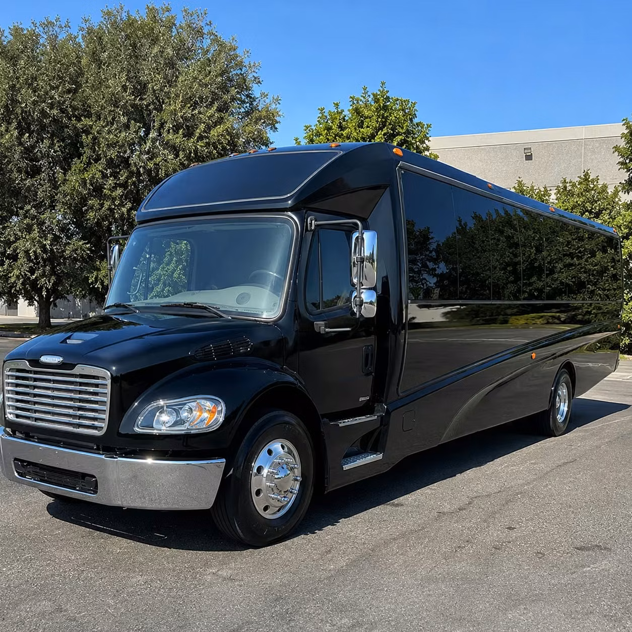 tamarac 30 passenger minibus rental