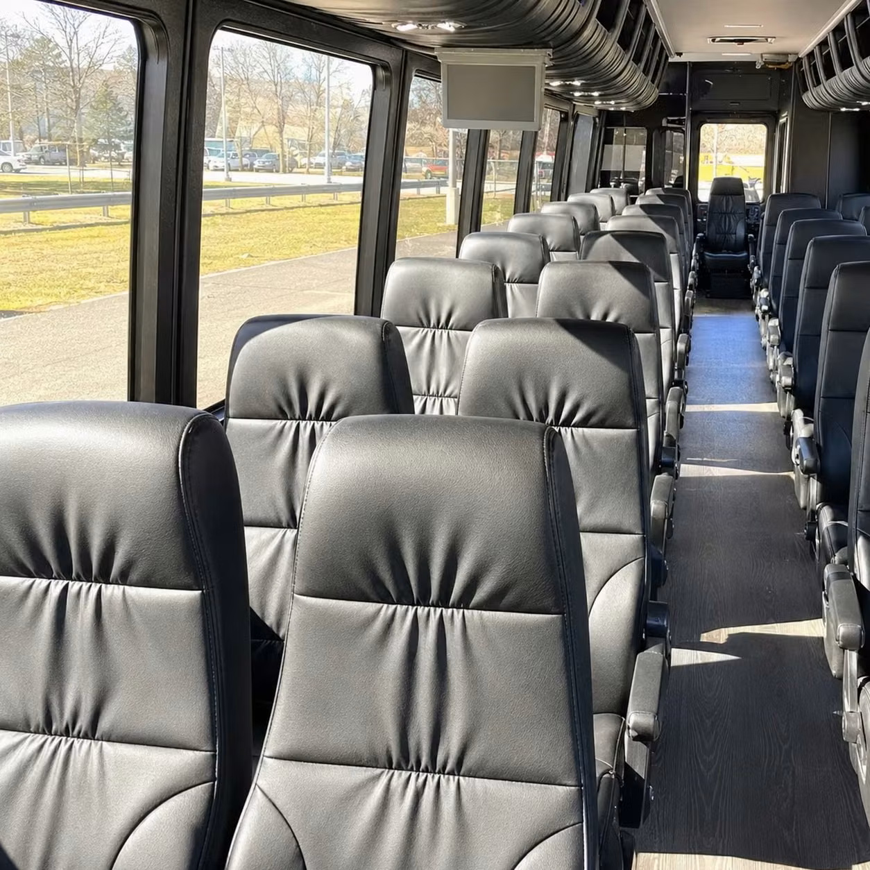 tamarac 35 passenger minibus rental